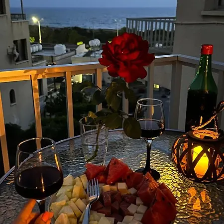 Sea View Apartment Near The Beach Paphos Exterior photo